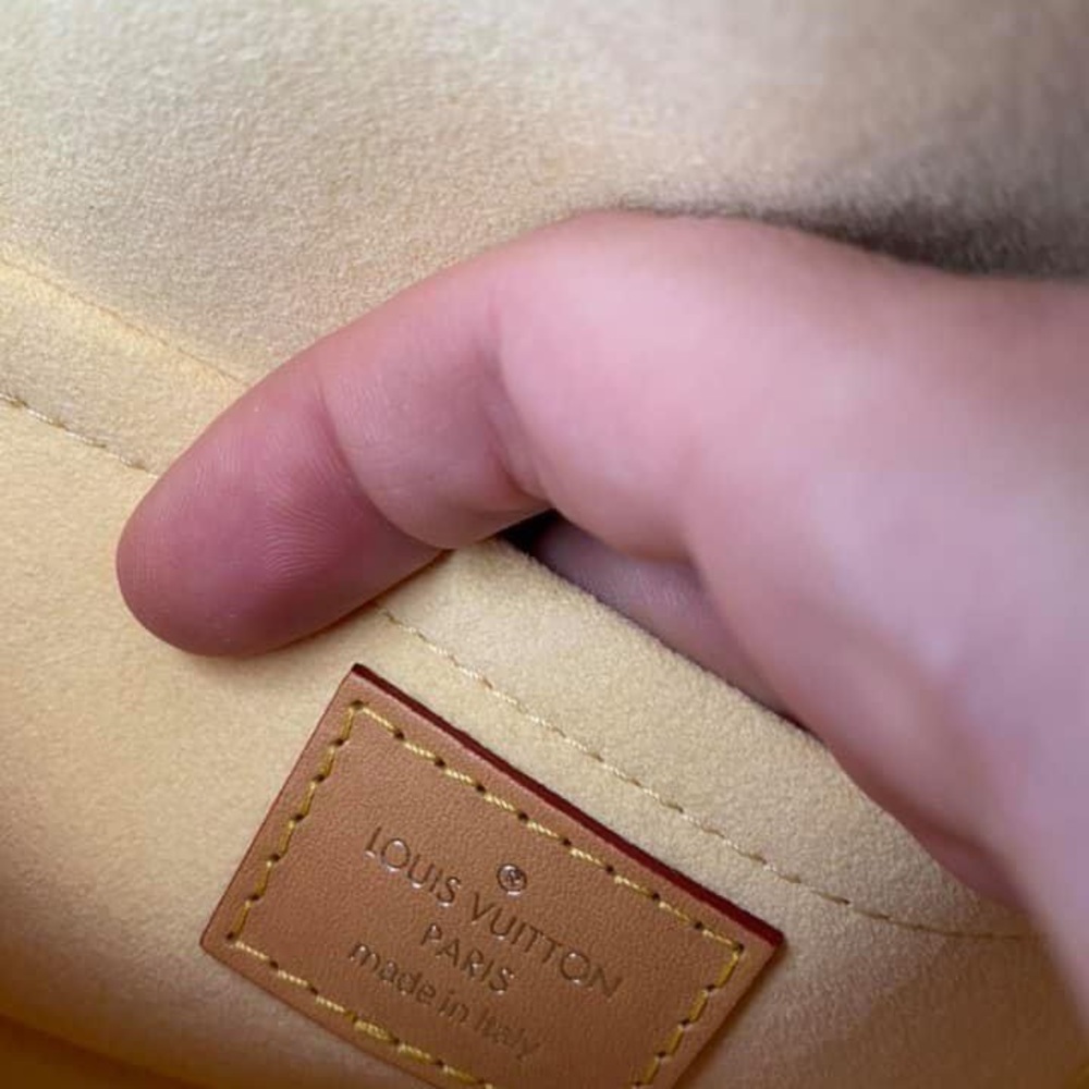 Sold!!!! Louis Vuitton Tamborin - Picture 4 of 9